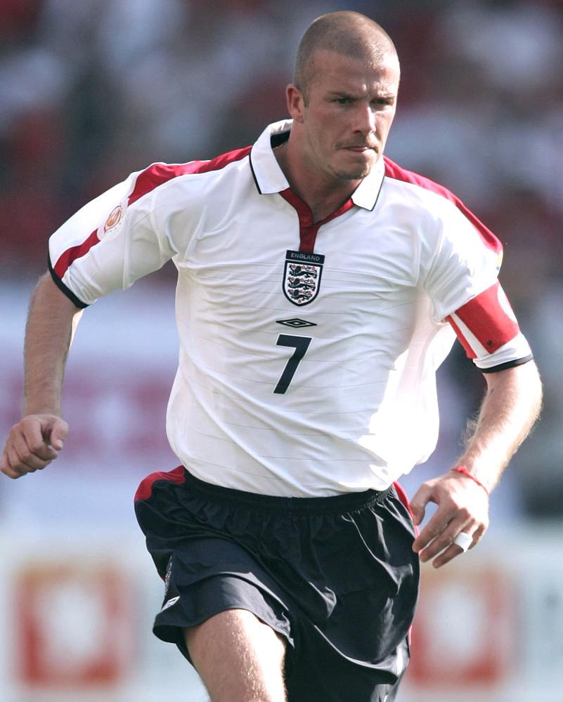 “奇跡の優勝”も20年前に！「EURO2004」最高のユニフォーム6選｜写真2