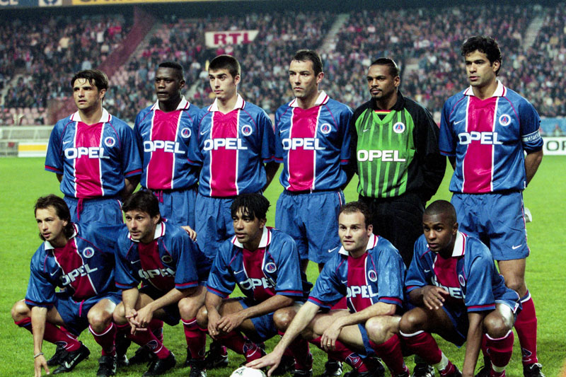 パリ・サンジェルマン、最高にかっこいい「赤い縦ストライプ」ユニフォーム8選｜写真8