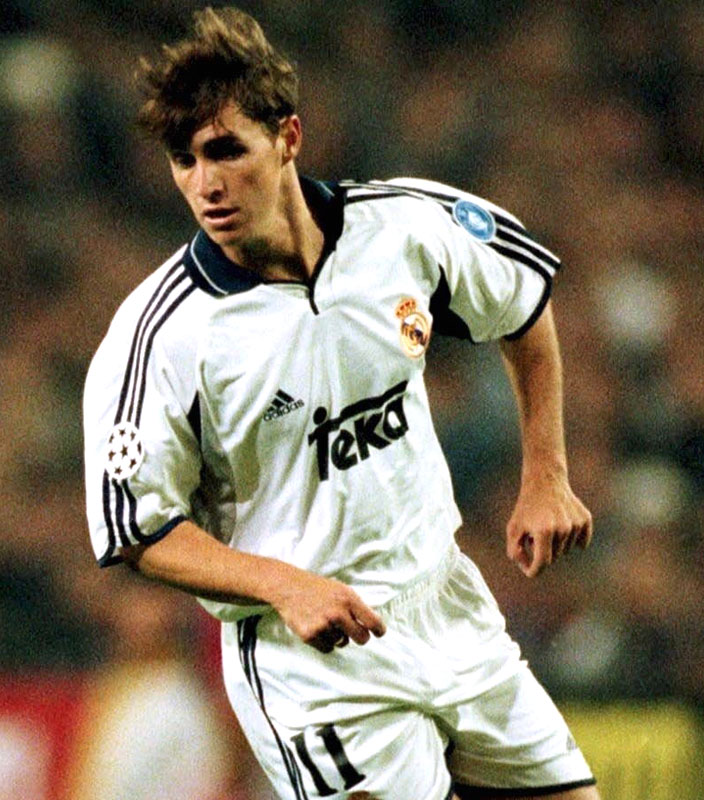 レアル・マドリー、最高にかっこいい「襟付きユニフォーム」8選｜写真3