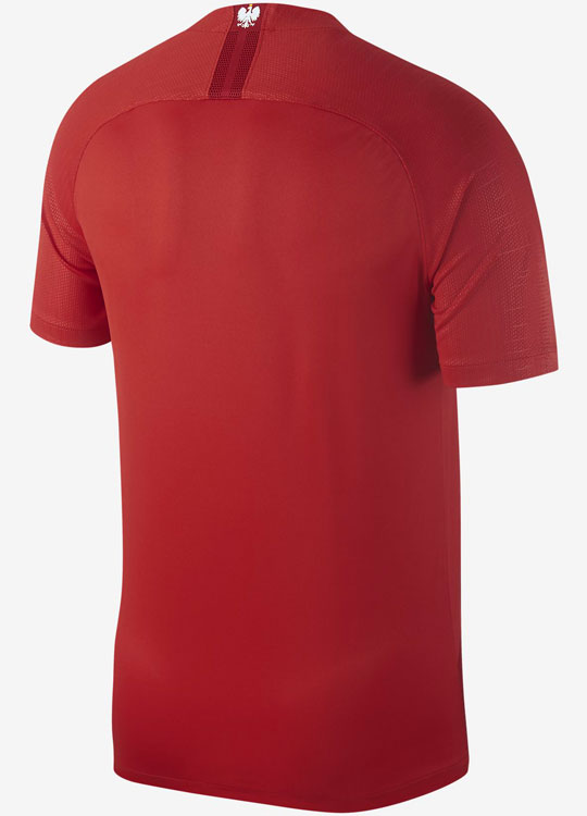 ポーランド代表、ロシアW杯ユニフォームは「イーグルの残像」を表現！｜写真6