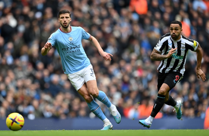 アジア人が世界5位！世界最強のセンターバック10人｜写真8