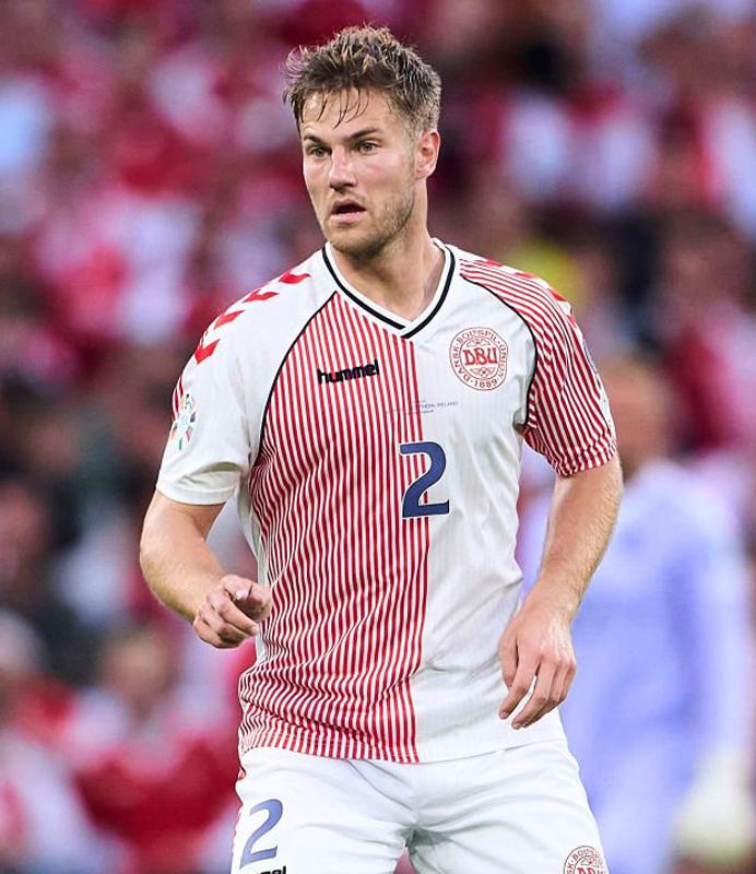 今年で100周年！名門ヒュンメル、2000年代以降の「伝説・名作」海外ユニフォーム5選｜写真8