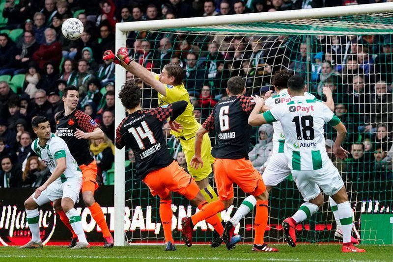 ウイイレ2020「フィジカル最強のGK」のTOP10｜写真19