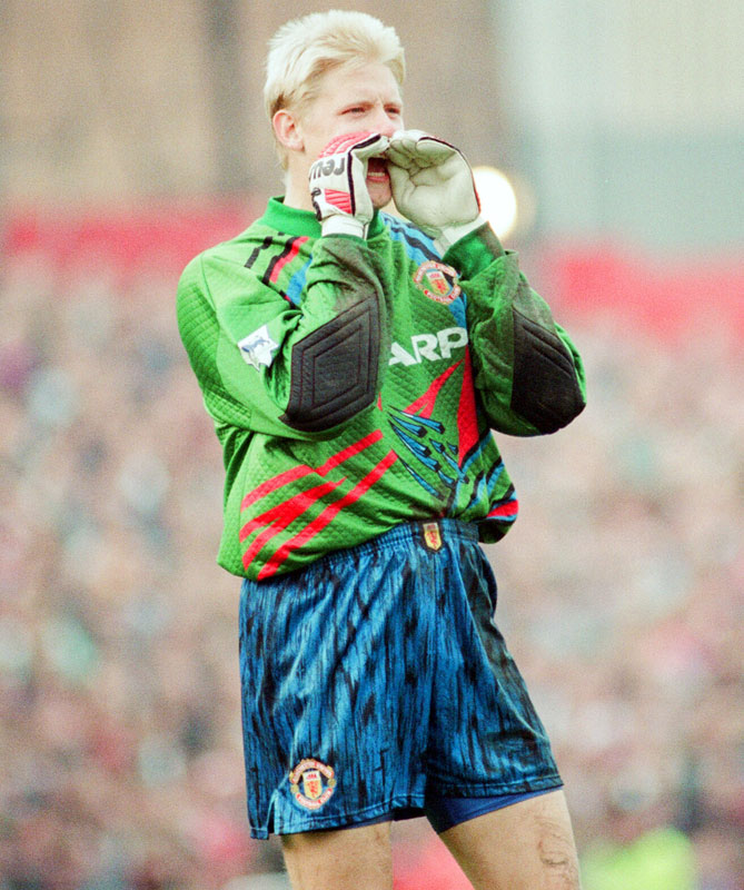 90年代イングランドサッカー、「色やデザインが酷かったGKユニフォーム」5着｜写真5