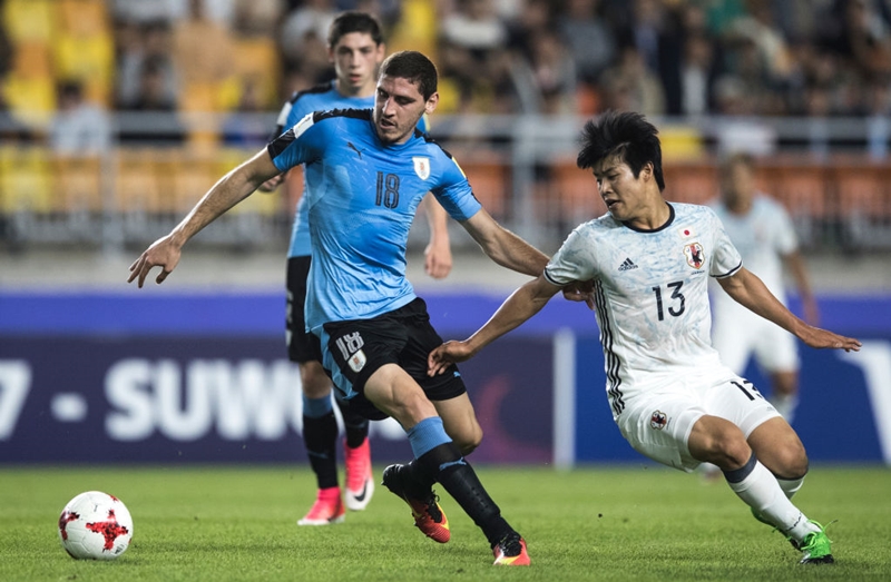 東京五輪世代のFW岩崎悠人が語った“現在位置”。2020年と、その先へ向けて｜写真3