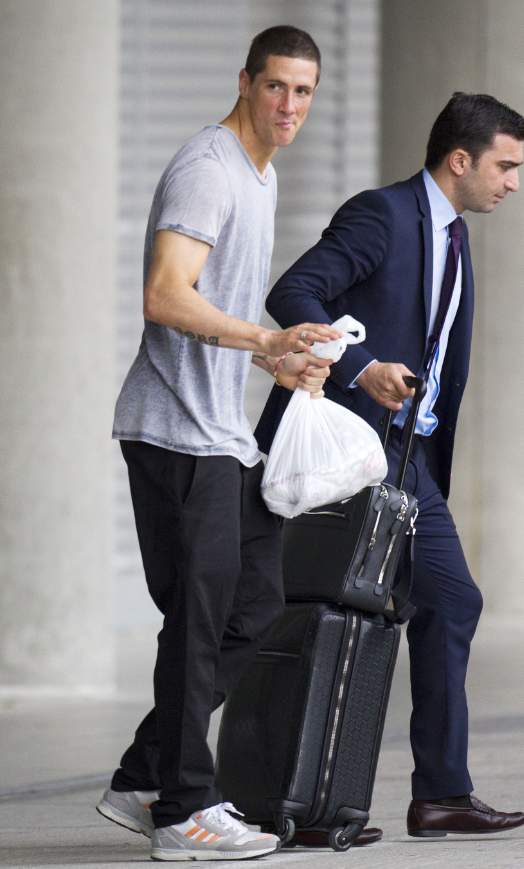 J降臨のイケメン！フェルナンド・トーレスの「歴代私服ファッション」を見る｜写真16