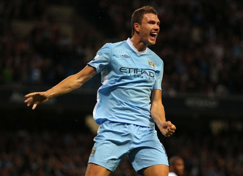 「アグエロがシティでデビューした」試合、スタメン11人覚えてる？｜写真11