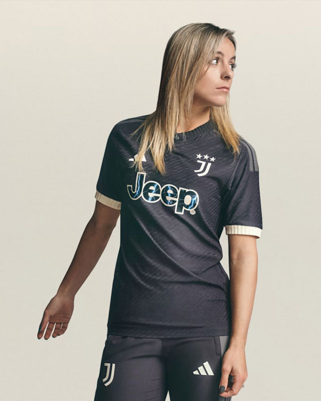 ユヴェントスが23-24新サードユニを発表！「建築物」と「ゴールキーパー」を同時に讃えるリブ編みデザイン｜写真7