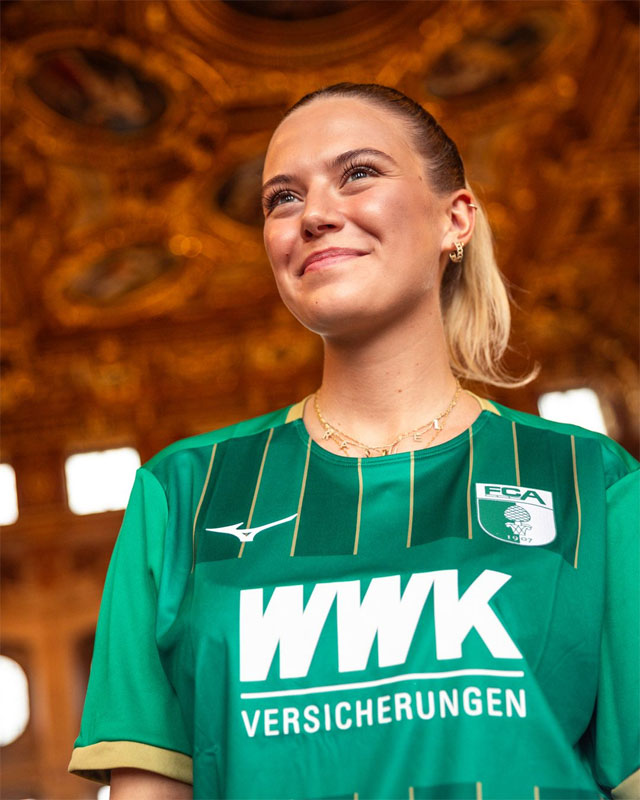 奥川所属のアウクスブルク！23-24新アウェイユニは美しき緑で「創設115周年」を祝う｜写真6