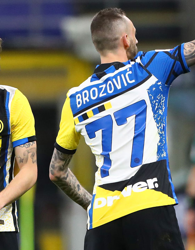 “常識”を破壊！来日の名門インテル、「超規格外」ユニフォーム7選｜写真8