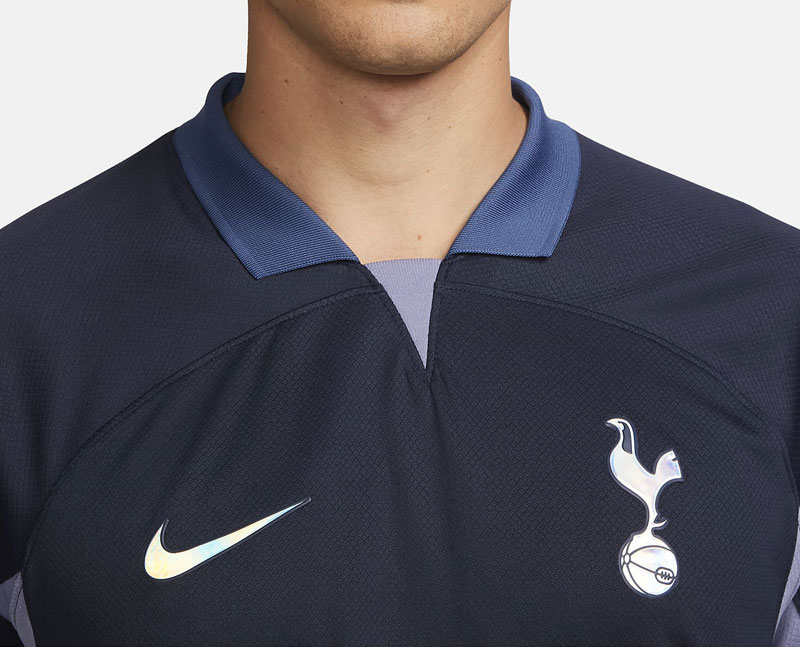 久々に「レアスタイル」が登場！トッテナムの23-24新アウェイユニ、レトロデザインが好評を博す｜写真4