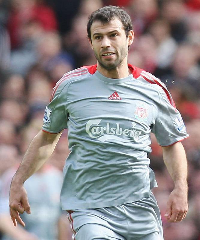 赤は除外！遠藤移籍のリヴァプール、名門の歴史を彩る「6色のユニフォーム」｜写真8