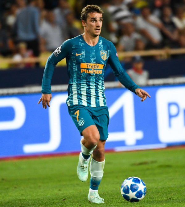 同系色コーデ！「ユニフォーム＋スパイクの美しい着こなし」を見よう｜写真9