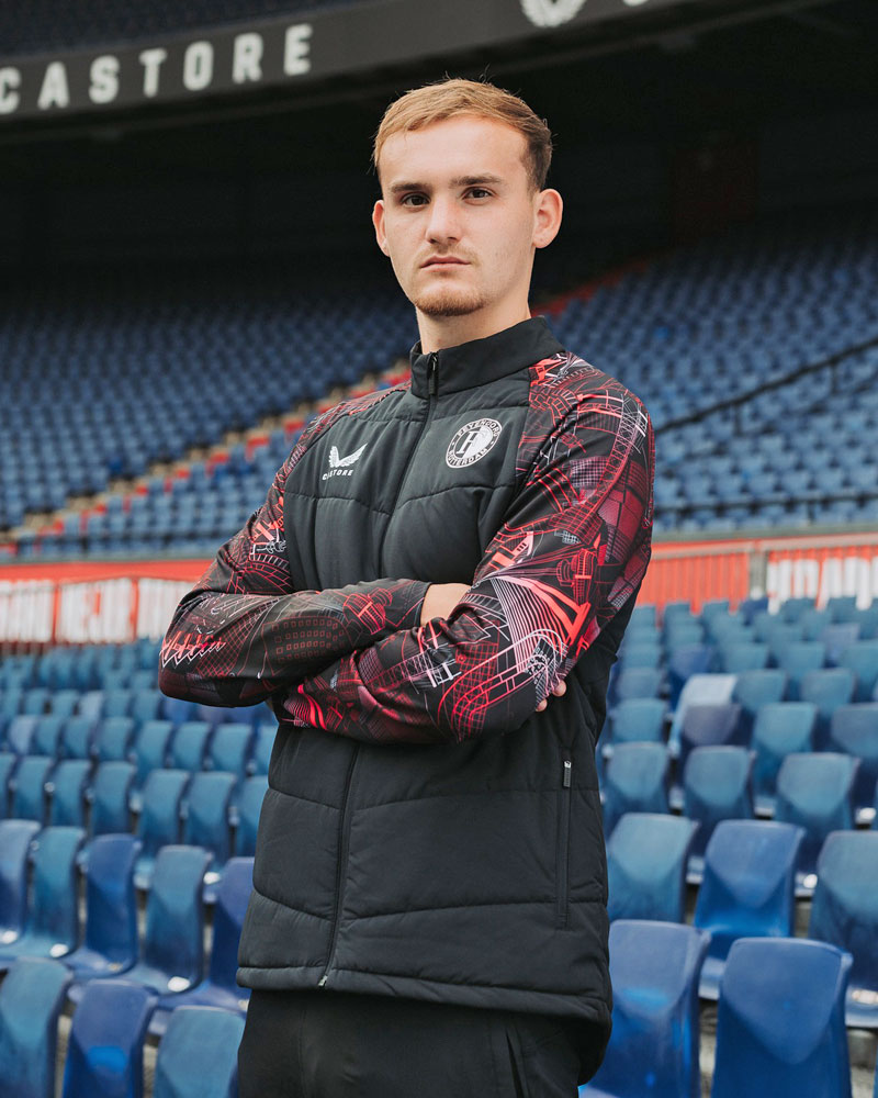 上田綺世のフェイエノールトに“デ・カイプ”を描く「スタジアム・コレクション」登場！美グラフィックが大人気に｜写真5