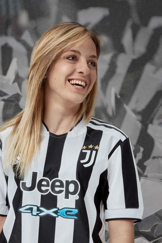 ユヴェントス、2021-22新ユニフォーム発表！「スタジアム10周年」を祝う｜写真6