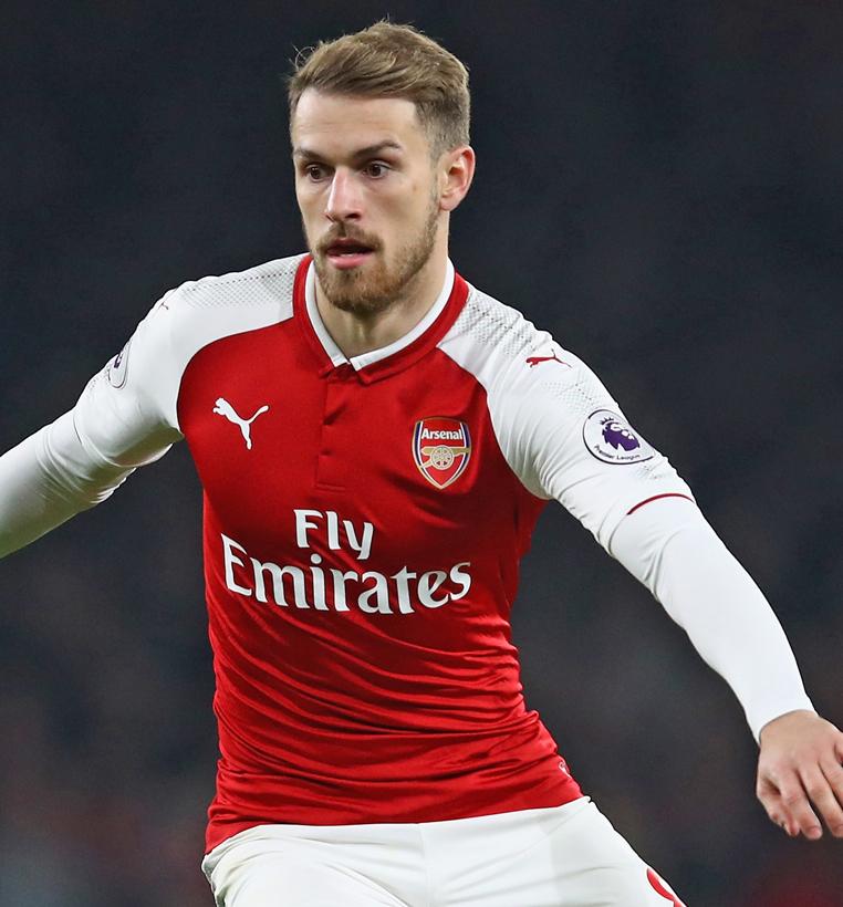 アーセナル、最高にかっこいい「赤白ユニフォーム」10選｜写真2