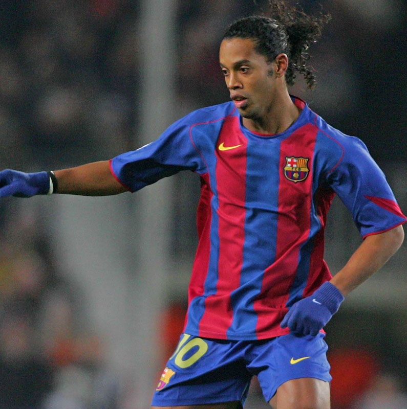 バルセロナ、NIKEの「最高にかっこいいユニフォーム」10選｜写真7