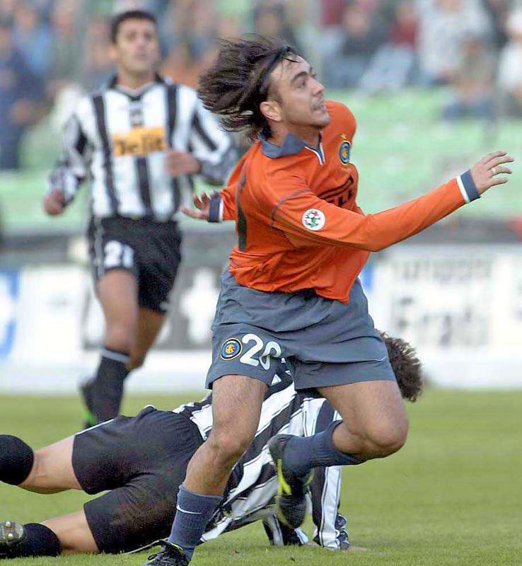 “懐かしオレンジ”大復活！インテルがCLで着用の新サードユニを発表　久保のソシエダ戦でお披露目に｜写真5