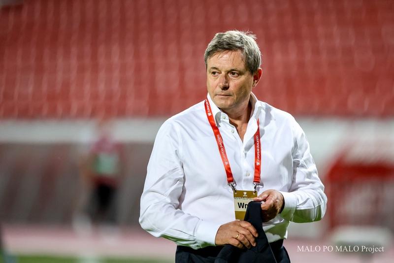 ストイコヴィッチが身を置く、過酷すぎる“代表監督”の立場。「日本では許されるのかもしれないが」 衝撃の逆転負けを取材した｜写真18