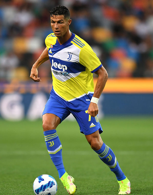 ユヴェントス、21-22新サードユニフォーム！受け継がれる「90年代の精神」を表現｜写真5