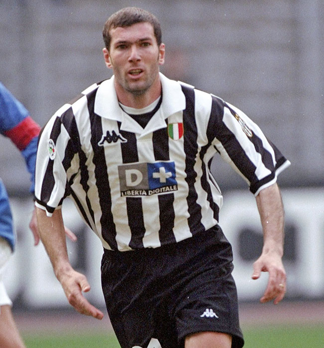 「平成バロンドール史」30年間の受賞者ユニとサッカー界の出来事まとめ｜写真10