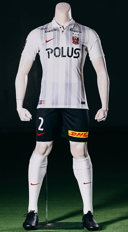 浦和レッズ、「クラブ設立30周年」を祝う2022新ユニフォームを発表！｜写真6