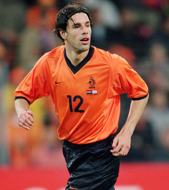 W杯出場を逃した「強豪国のユニフォーム」6選｜写真3