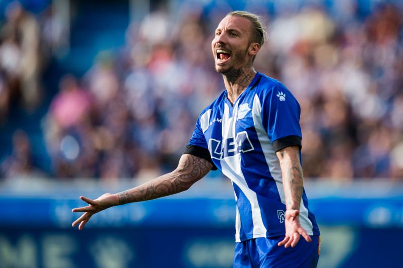 世界で最も「多くのレッドカードを貰った」男TOP10｜写真7