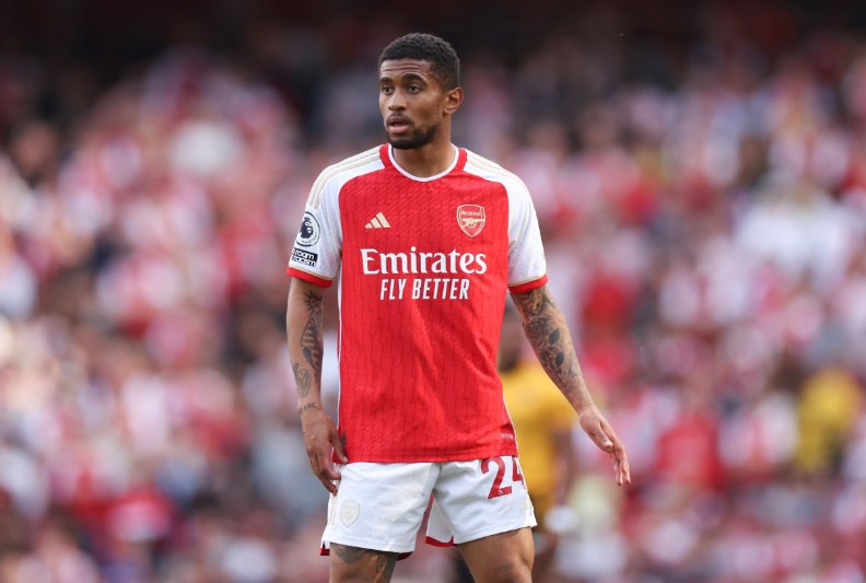 冨安健洋、移籍すべきアーセナルの5選手に指名される…他の4人は｜写真4