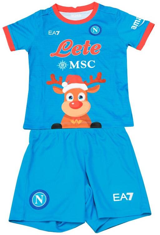 ダサ可愛い！冬の王者ナポリ、ゆるゆるな「クリスマス ユニフォーム」を発表｜写真3