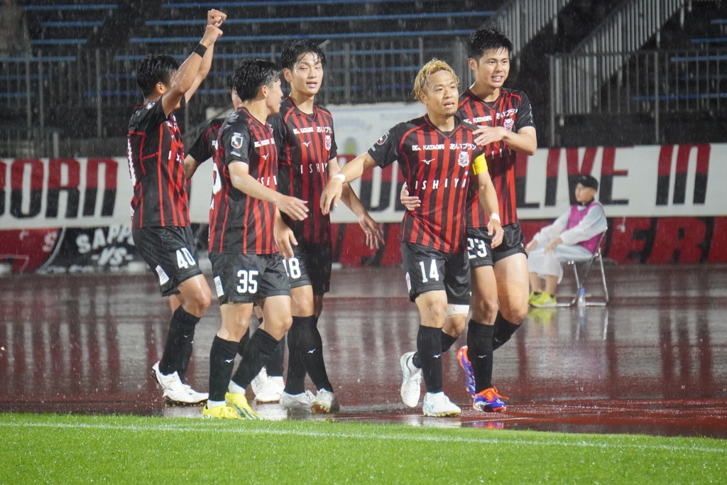 J1札幌がJ2山形に6-3の大勝で天皇杯3回戦突破！札幌MF駒井善成「勝ってバトンをつないでくれた」｜写真4