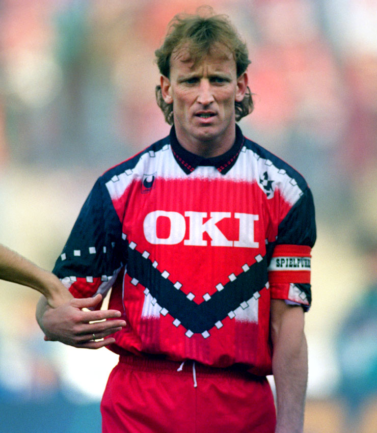 思わず絶句！ブンデスリーガ、90年代「ちょっと酷かったユニフォーム」10選｜写真7