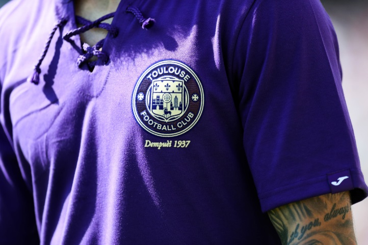 日本代表も！サッカー史上最高の「超シンプルデザインユニフォーム」TOP11｜写真11