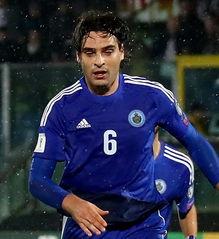 最近エンブレムを「完全に作り変えた」9つの代表チーム｜写真22