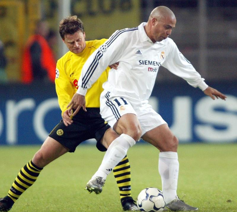 100周年シーズンのチャンピオンズリーグ！レアル・マドリー、「02-03CLホーム」ユニフォーム｜写真4