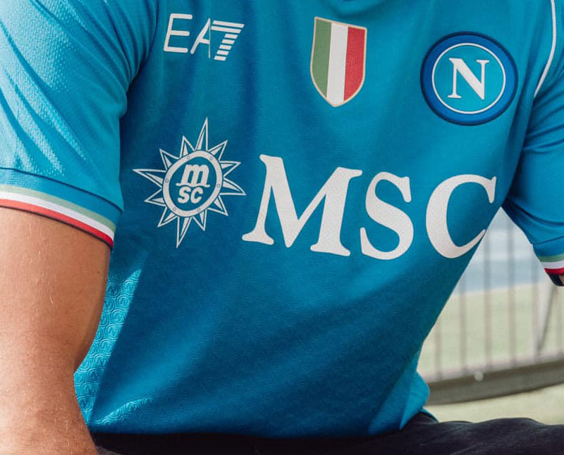 王者ナポリが23-24新ユニフォームを発表！胸から「Lete」ロゴが消滅する｜写真7