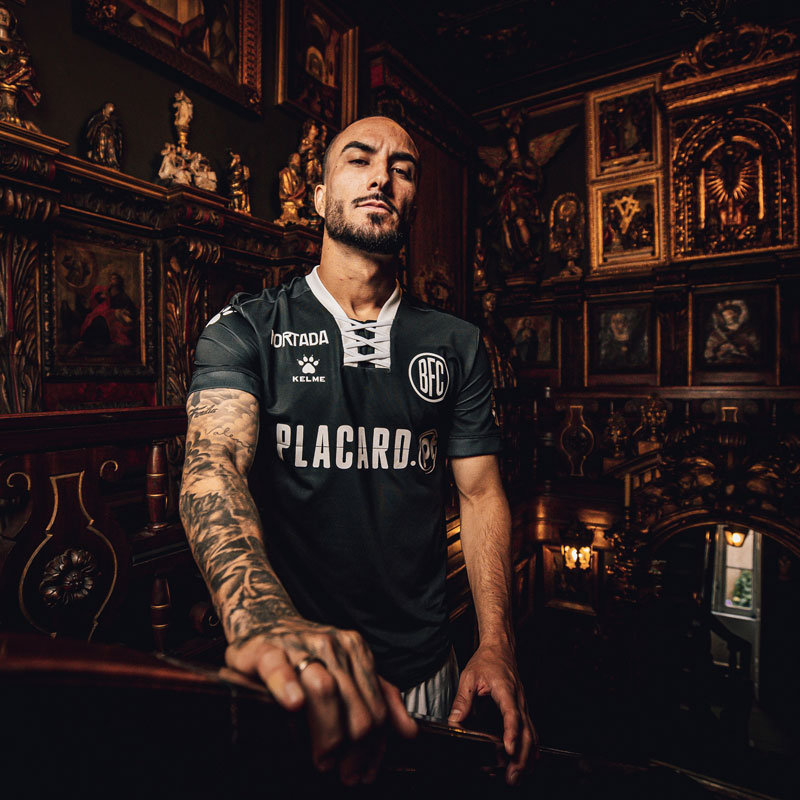 傑作誕生か？！渡井所属のボアヴィスタ、“超限定”120周年記念ユニフォームを発表｜写真5