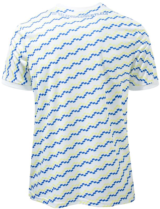 エルサルバドル代表、来日中に新ユニフォームを発表！日本代表戦で着るかも？｜写真6