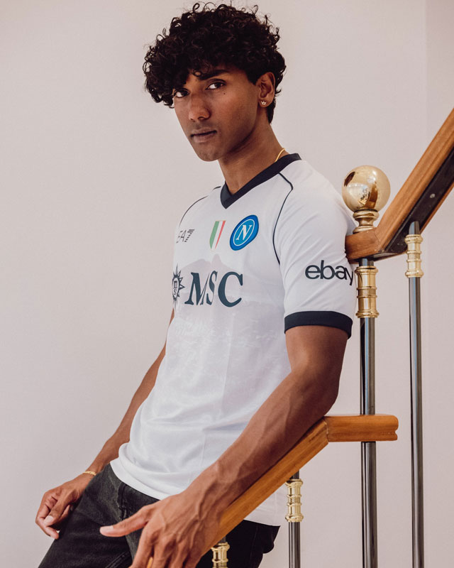 王者ナポリが23-24新ユニフォームを発表！胸から「Lete」ロゴが消滅する｜写真10