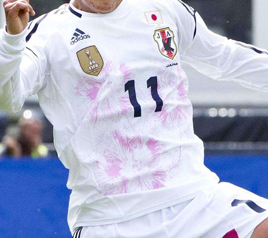 なでしこジャパン、世界に誇れる「美しきユニフォーム」5選｜写真6
