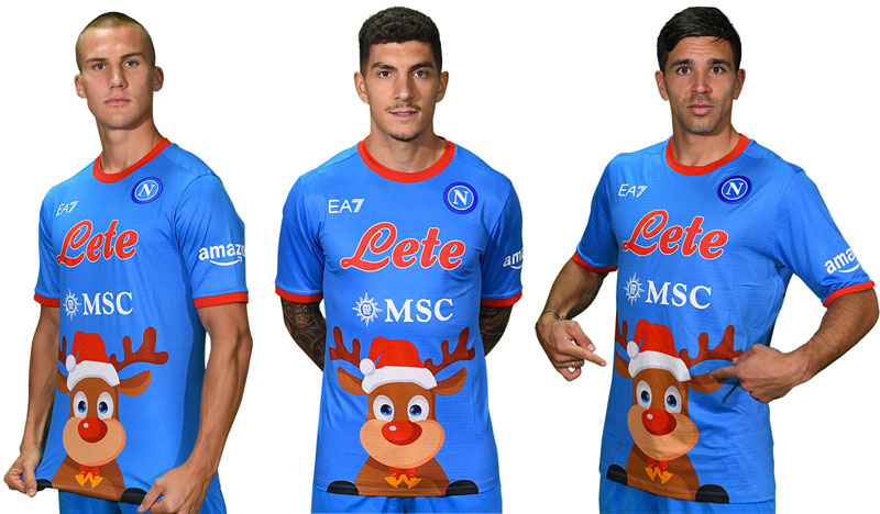 ダサ可愛い！冬の王者ナポリ、ゆるゆるな「クリスマス ユニフォーム」を発表｜写真4