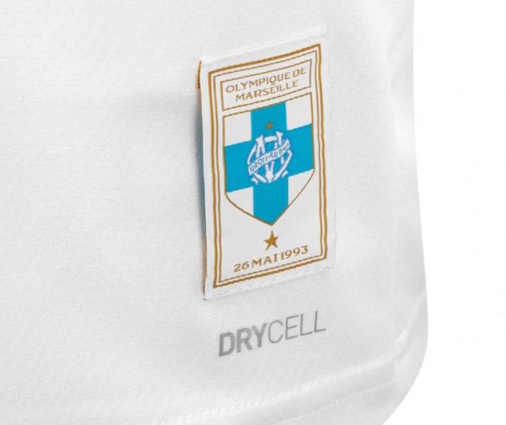 名門マルセイユ、欧州制覇「30周年記念ユニフォーム」発表！ホーム最終戦でデビュー｜写真3