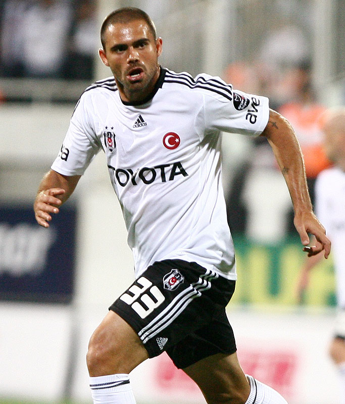 香川のベシクタシュ、6つのカッコいい「白と黒のユニフォーム」｜写真7