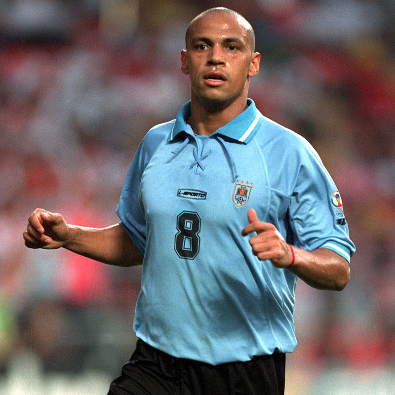 ウルグアイ代表、歴代「クールな7つのユニフォーム」はこれ！｜写真5