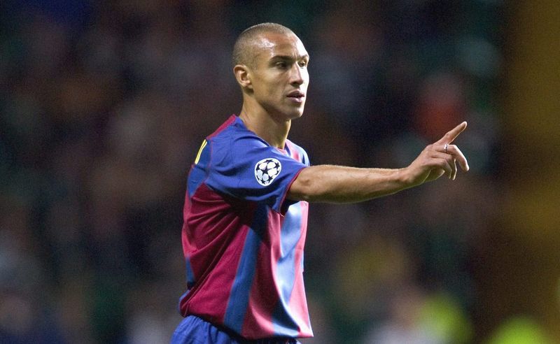 覚えてる？「メッシがバルサでデビューする直前の試合」スタメン11名｜写真11