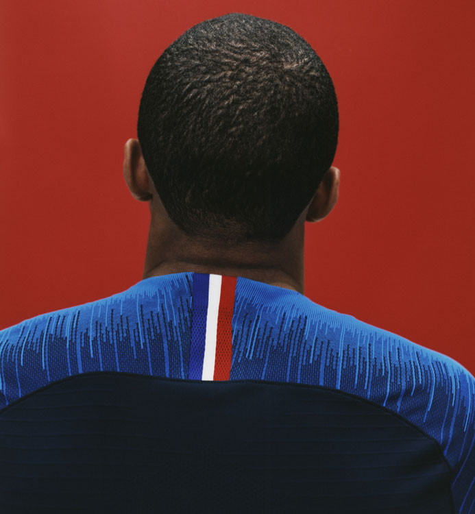 フランス代表、ロシアW杯に向けた2018新ユニフォームを発表！｜写真5