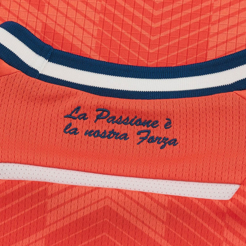 “ジーコ時代”のデザイン復活！ウディネーゼの23-24新ユニ、懐かしの「シマウマエンブレム」も再登場｜写真5