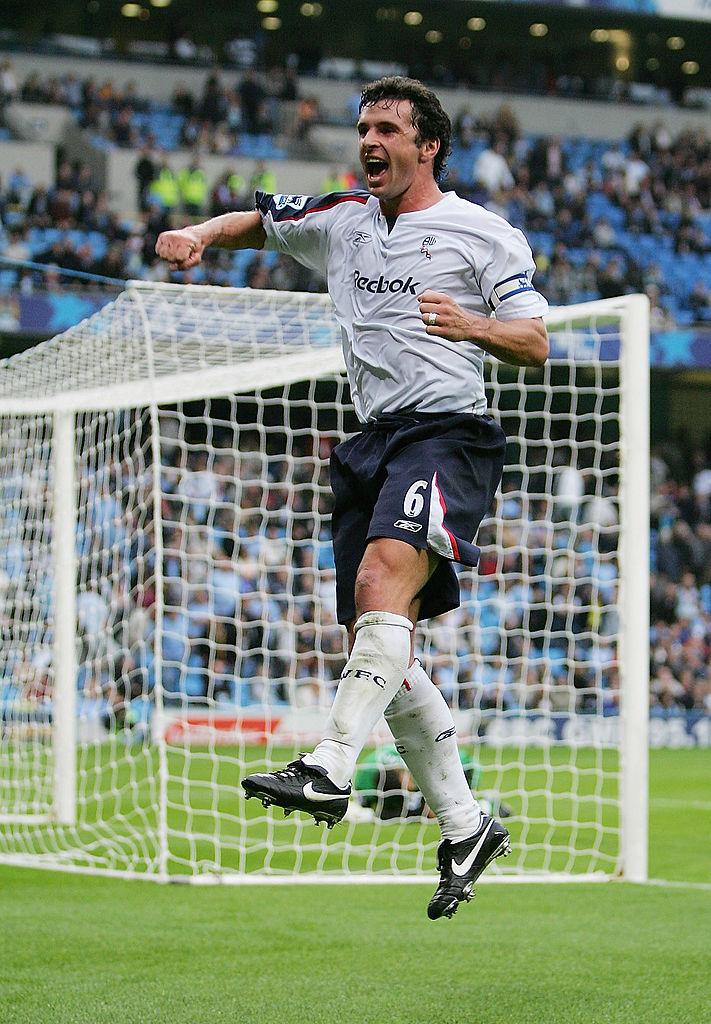 中田英寿がともにプレーした「最強の同僚ボランチ」5名｜写真5