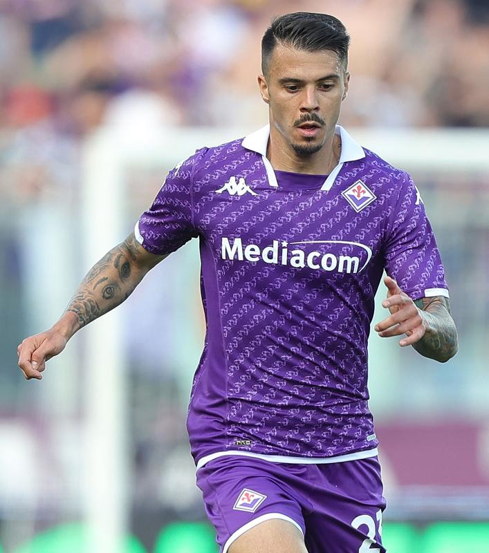 ピッチ上だと印象違うかも？　“実戦デビュー”した欧州サッカー「2023-24新ユニフォーム」10着｜写真3