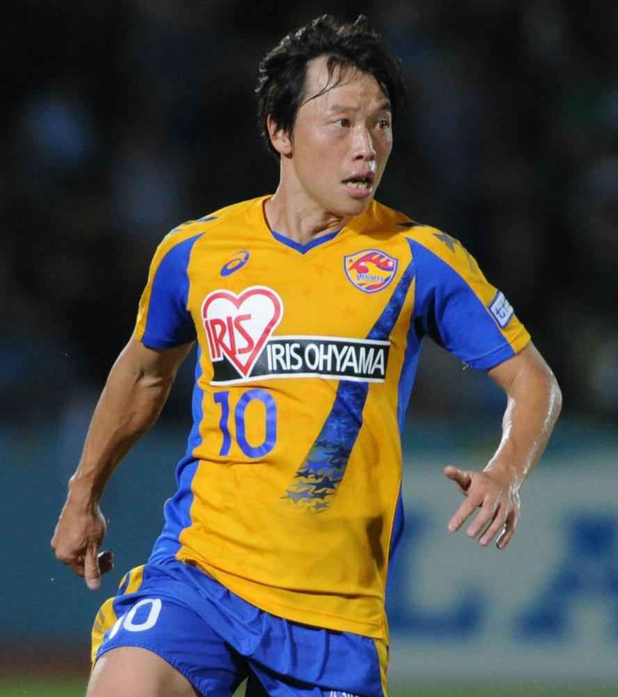 だいぶ懐かしい！10年前の「2014年J1リーグ」全18チームの順位とユニはこうだった｜写真5